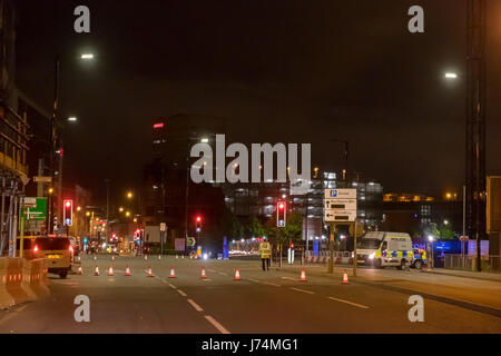 Manchester UK. Le mardi 23 mai 2017. Cordon de Police sur Angel Street. Copyright Ian Wray. Alamy Live News Banque D'Images