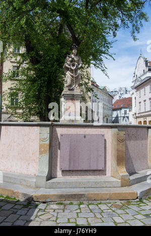 Žena s krčahom fontaine à Bratislava Banque D'Images