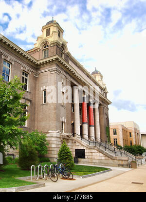 Syracuse, New York, USA. 21 mai, 2017. Syracuse University Campus le Sims Ave . Entrée de la bibliothèque Carnegie Banque D'Images