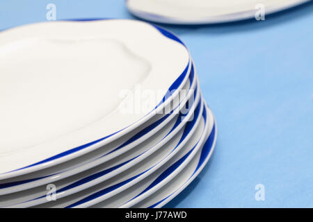 Pile tas plaque banquet ensemble pile restaurant blue commander des aliments aliment objets Banque D'Images