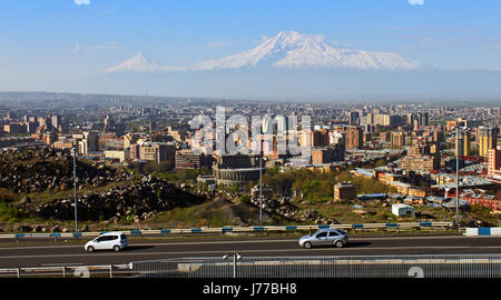 Le mont Ararat légendaire et Erevan,ville,la Transcaucasie Arménie. Banque D'Images