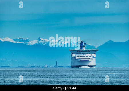 BC Ferries, navires à passagers de l'entreprise Esprit de la Colombie-Britannique près de la voile à l'Île Galiano 2. Banque D'Images