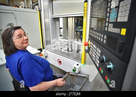 Kern-Liebers CR engineering company lance un nouveau site de production, dans lequel il a investi KC500m, dans la région de Ceske Budejovice, République tchèque, le 23 mai 2017. (Photo/CTK Vaclav Pancer) Banque D'Images