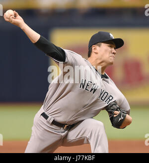 Saint Petersburg, Florida, USA. 20 mai, 2017. Masahiro Tanaka (Yankees) : MLB New York Yankees à partir lanceur Masahiro Tanaka emplacements au cours de la Major League Baseball match contre les Rays de Tampa Bay au Tropicana Field de St. Petersburg, Florida, United States . Credit : AFLO/Alamy Live News Banque D'Images