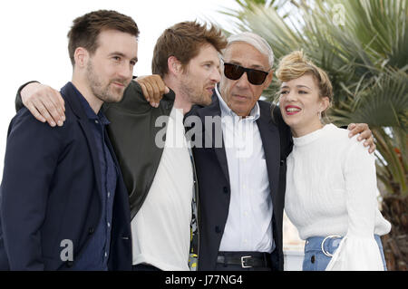 Grégoire Leprince-Ringuet, Pierre Deladonchamps, Andre Techine, Céline Sallette au 'Nos années folles / Golden Years' photocall lors du 70ème Festival de Cannes au Palais des Festivals le 22 mai 2017 à Cannes, France | Verwendung weltweit Banque D'Images