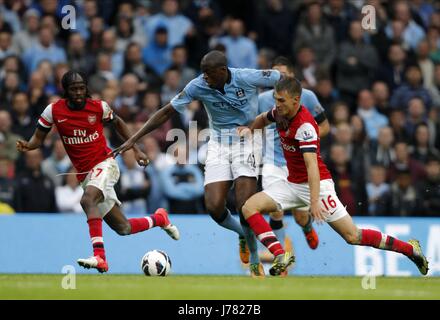 YAYA TOURE & AARON RAMSAY MANCHESTER CITY V ARSENAL FC STADE ETIHAD MANCHESTER EN ANGLETERRE 23 Septembre 2012 Banque D'Images