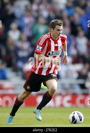 ADAM JOHNSON Sunderland FC STADE DE LA LUMIÈRE DE L'ANGLETERRE SUNDERLAND 29 Septembre 2012 Banque D'Images