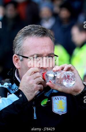 PAUL LAMBERT, ASTON VILLA V NORWICH CITY PARK HOTEL BIRMINGHAM ENGLAND 27 Octobre 2012 Banque D'Images