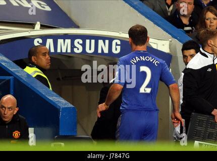 BRANISLAV IVANOVIC ENVOYÉ CHELSEA V MANCHESTER UNITED LONDON ENGLAND UK 28 Octobre 2012 Banque D'Images