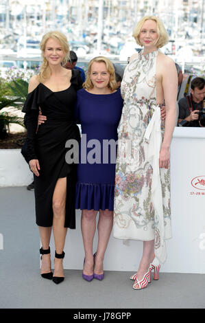 70e Festival du Film de Cannes 2017, une séance de film 'Haut de la lac : chine girl'. Sur la photo : Nicole Kidman, Elisabeth Moss, Gwendoline Christie Banque D'Images