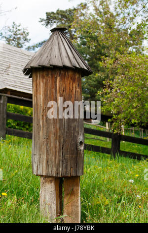 Ruche en bois traditionnelle ukrainienne Banque D'Images