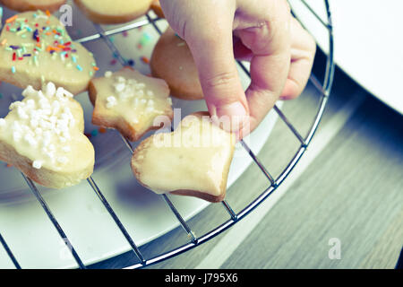 Faites les biscuits de Noël eux-mêmes Banque D'Images