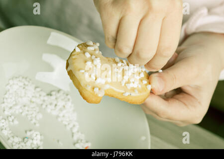 Faites les biscuits de Noël eux-mêmes Banque D'Images