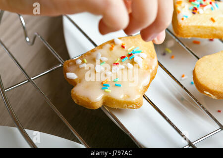 Faites les biscuits de Noël eux-mêmes Banque D'Images