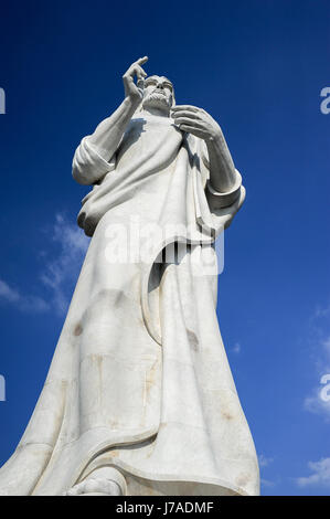 Le Christ de La Havane ou Cristo de La Habana, une sculpture représentant Jésus de Nazareth sur une colline surplombant la baie de Casablanca à La Havane, Cuba Banque D'Images