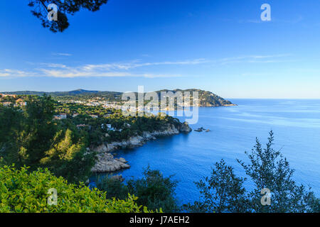 Espagne, Catalogne, Costa Brava, Palafrugell, la vue sur la côte depuis le jardin botanique du Cap Roig Banque D'Images