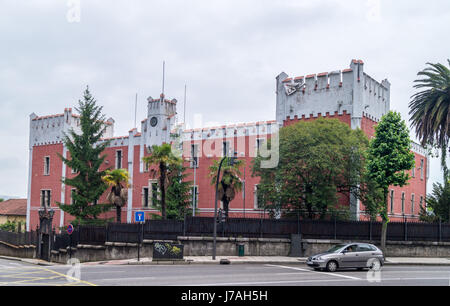 Fabrica de Armas, fabrique d'armes, 1856 dans le style classiciste, Oviedo, Asturias, Espagne Banque D'Images