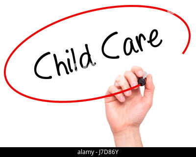 La main de l'homme garde l'écriture avec marqueur noir sur l'écran visuel. Isolé sur blanc. Le commerce, la technologie, internet concept. Stock Photo Banque D'Images