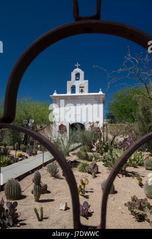 Tucson, Arizona - une chapelle à la Mission San Xavier del Bac sur la nation Tohono O'odham. La mission a été établie l'espagnol en 1692 ; à l'heure actuelle, le bu Banque D'Images