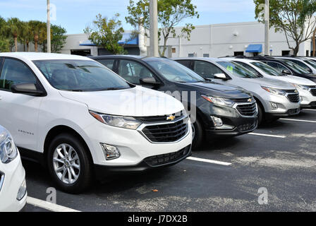 Toutes les nouvelles Chevrolet Equinox 2018 alignés sur le terrain prêt à être vendu. Grieco Ford Fort Lauderdale en Floride le 23 mai 2017. Chevrolet est une division de Banque D'Images