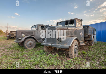 Russie/région de Moscou- Juillet 2016 : old German camions militaires de la seconde guerre mondiale, piscine Banque D'Images