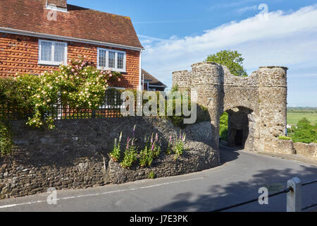 Le Strand Gate de Winchelsea, une des trois autres portes médiévales dans la ville de hill top, East Sussex, England, UK Banque D'Images