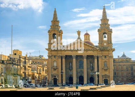 Dans l'église saint Publius près de Floriana ville La Valette. Malte Banque D'Images