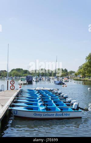 La location de bateaux sur Town Quay, Christchurch Quay, Dublin, Dorset, Angleterre, Royaume-Uni Banque D'Images