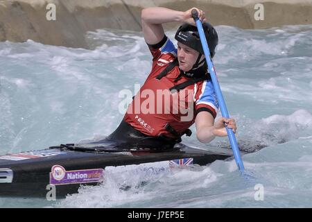 Waltham Cross, Hertfordshire, Royaume-Uni. 24 mai, 2017. Bois de Kimberley, womens C1. L'équipe de Slalom britannique soyez prêt pour la saison 2017. Lee Valley White Water Centre. Waltham Cross. Le Hertfordshire. UK. 24/05/2017. Credit : Sport en images/Alamy Live News Banque D'Images