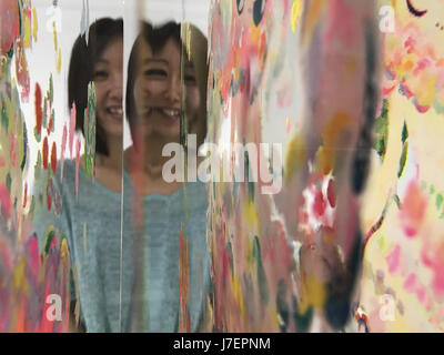 Tokyo, Japon. 23 mai, 2017. Artiste Ayako ROKKAKU pose pour une photo à Tokyo au cours de son exposition. 23 mai, 2017. Photo par : Ramiro Agustin Vargas Tabares Crédit : Ramiro Agustin Vargas Tabares/ZUMA/Alamy Fil Live News Banque D'Images