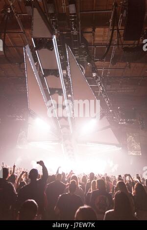 Rosemont, Illinois, USA. 23 mai, 2017. ABEL TESFAYE de The Weeknd l pendant la Starboy Légende de la tour de l'automne à l'Allstate Arena à Rosemont, Illinois Crédit : Daniel DeSlover/ZUMA/Alamy Fil Live News Banque D'Images