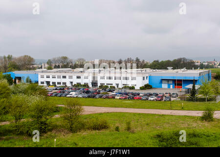 Paris, à l'Est de la Bohême. 4 mai, 2017. SanSwiss, cabines de douche d'un nouveau hall de production pour les producteurs et de stockage en Jicin, République tchèque, la Bohême de l'Est, le 4 mai 2017. Photo : CTK/Tanecek Photo/Alamy Live News Banque D'Images