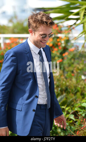 Cannes, France. 25 mai, 2017. Robert Pattinson au photocall de 'Bon Temps' à la 70e Festival de Cannes, Cannes, France. Photo : Sarah Stewart Crédit : Sarah Stewart/Alamy Live News Banque D'Images