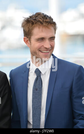 Cannes, France. 25 mai, 2017. Robert Pattinson au photocall de 'Bon Temps' à la 70e Festival de Cannes, Cannes, France. Photo : Sarah Stewart Crédit : Sarah Stewart/Alamy Live News Banque D'Images