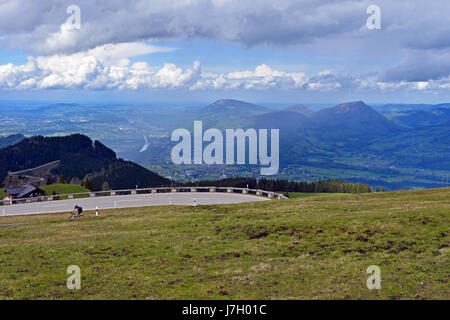 Beau paysage de Rossfeldstrasse route panorama sur les Alpes allemandes près de Berchtesgaden, en Bavière, Allemagne. Banque D'Images