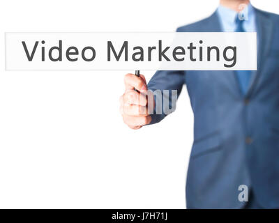 Le Marketing vidéo - Business man showing signe. Le commerce, la technologie, internet concept. Stock Photo Banque D'Images