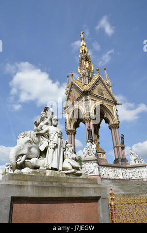 Le 'Groupe d'Afrique' sculptures allégoriques sur Albert Memorial dans Kensington Gardens, Londres conçu par William Theed Banque D'Images