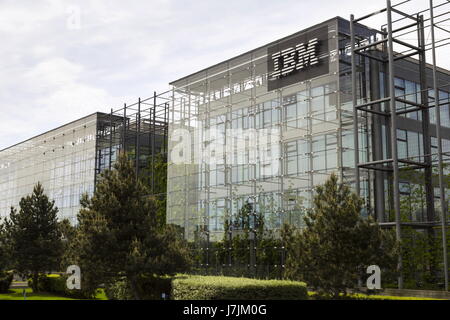PRAGUE, RÉPUBLIQUE TCHÈQUE - le 22 mai : IBM logo de l'entreprise bâtiment du siège, le 17 mai 2017 à Prague, République tchèque. Banque D'Images
