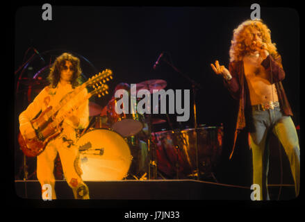 LED ZEPPELIN live au fabuleux Forum à Inglewood, CA USA le 27 juin 1977. Photo © Kevin Estrada / Media Punch Banque D'Images