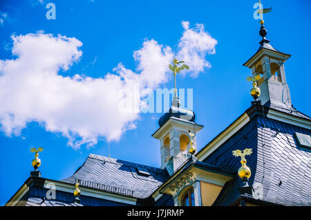 Close up du toit du baroque palace Pillnitz est situé près de Dresde sur l'Elbe, Saxe, Allemagne Banque D'Images