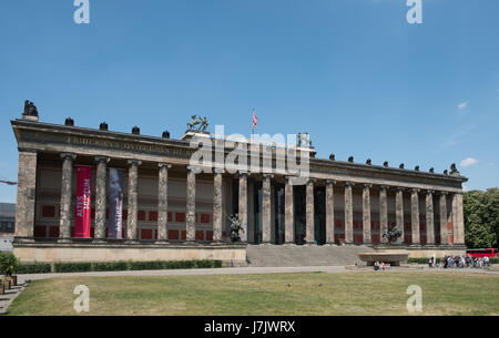 Berlin, Allemagne - le 23 mai 2017 : la façade avant de la "Altes Museum" (en allemand pour l'ancien Musée) sur l'île des musées à Berlin, Allemagne. Banque D'Images