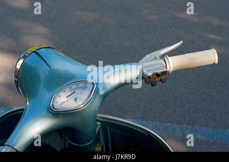 L'Italie, le scooter Vespa,Vintage Guidon Banque D'Images