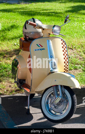 L'Italie, Lombardie, Crema, réunion du scooter Vespa Banque D'Images