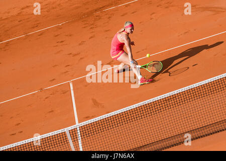 Nuremberg, Allemagne. 25 mai, 2017. Kiki Bertens des Pays-Bas jouant contre Alison Riske des USA en quart de finale du tournoi de tennis WTA à Nuremberg, Allemagne, 25 mai 2017. Photo : Daniel Karmann/dpa/Alamy Live News Banque D'Images