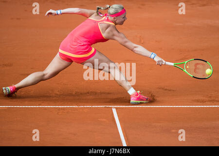 Nuremberg, Allemagne. 25 mai, 2017. Kiki Bertens des Pays-Bas jouant contre Alison Riske des USA en quart de finale du tournoi de tennis WTA à Nuremberg, Allemagne, 25 mai 2017. Photo : Daniel Karmann/dpa/Alamy Live News Banque D'Images