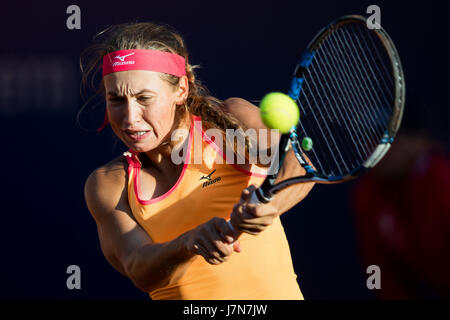 Nuremberg, Allemagne. 25 mai, 2017. Yulia Putintseva du Kazakhstan jouant contre Sorana Cirstea de la Roumanie en quart de finale du tournoi de tennis WTA à Nuremberg, Allemagne, 25 mai 2017. Photo : Daniel Karmann/dpa/Alamy Live News Banque D'Images