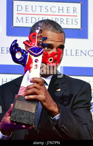 Baden-Baden, Allemagne. 25 mai, 2017. L'ancien président américain Barack Obama reçoit le Deutscher Medienpreis 2016 (2016) du prix des médias allemands à le Kongresszentrum à Baden-Baden, Allemagne, 25 mai 2017. Photo : Uli Deck/dpa/Alamy Live News Banque D'Images