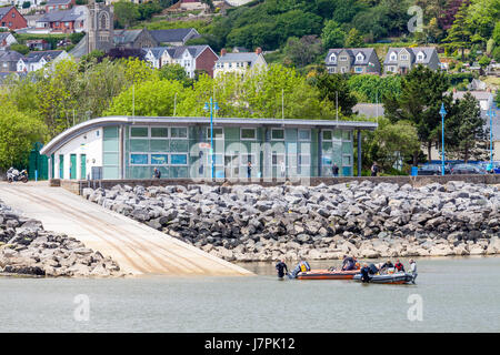 Divers la position off à partir de Goodwick beach Banque D'Images