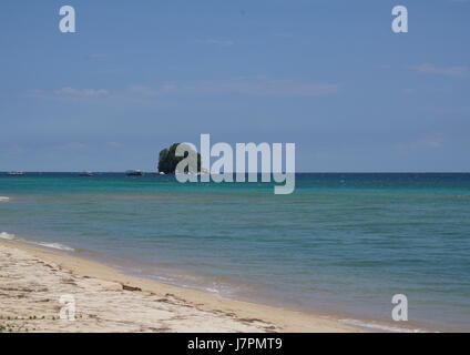 Amazing bleu turquoise et de l'eau de mer dans une île tropicale. Banque D'Images