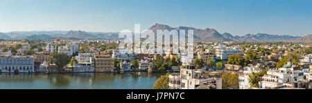 Belle vue panoramique sur la ville d'Udaipur en Inde Rajastan,. Banque D'Images